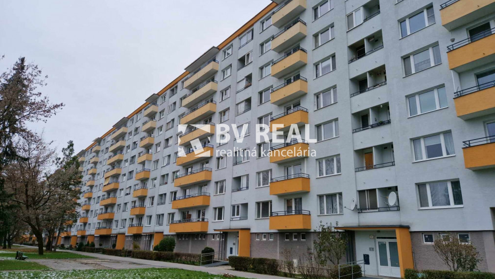 Na predaj 2 a pol izbový byt 65 m2 Prievidza FM1814