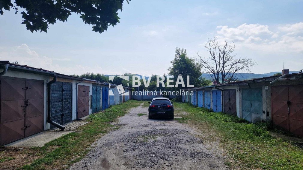 BV REAL Na predaj garáž Prievidza FM2057